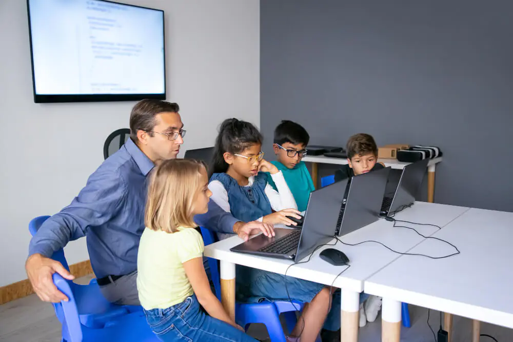 Google y Khan Academy: La IA gratuita que revoluciona la escritura y lectura en la escuela (¡ya disponible!)