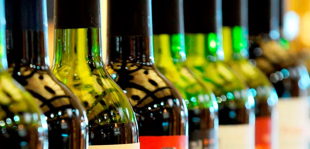 El Mercadeo del Vino: Cómo la Estética de una Botella puede marcar divergencias en el momento de generar ventas