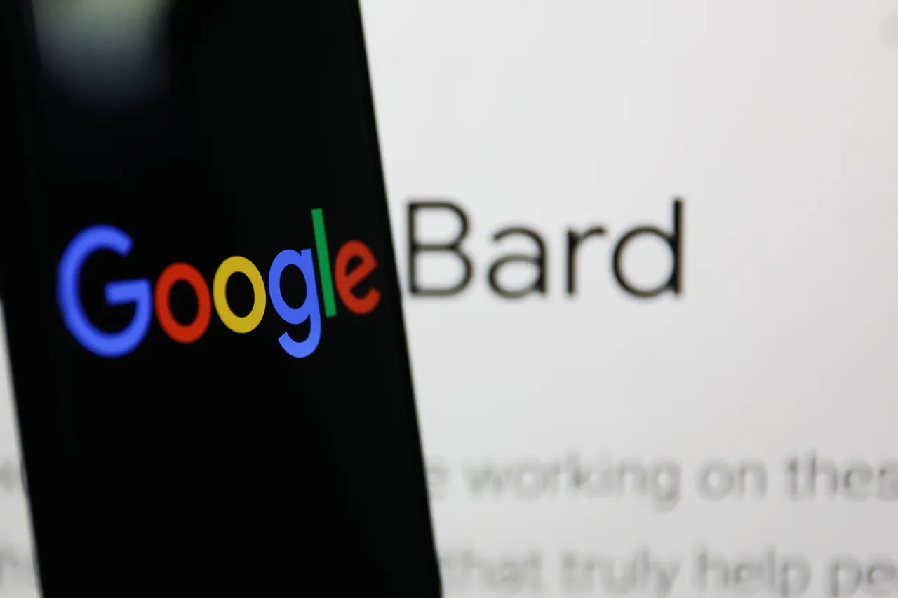 Empleados de Google ayudan a mejorar Bard