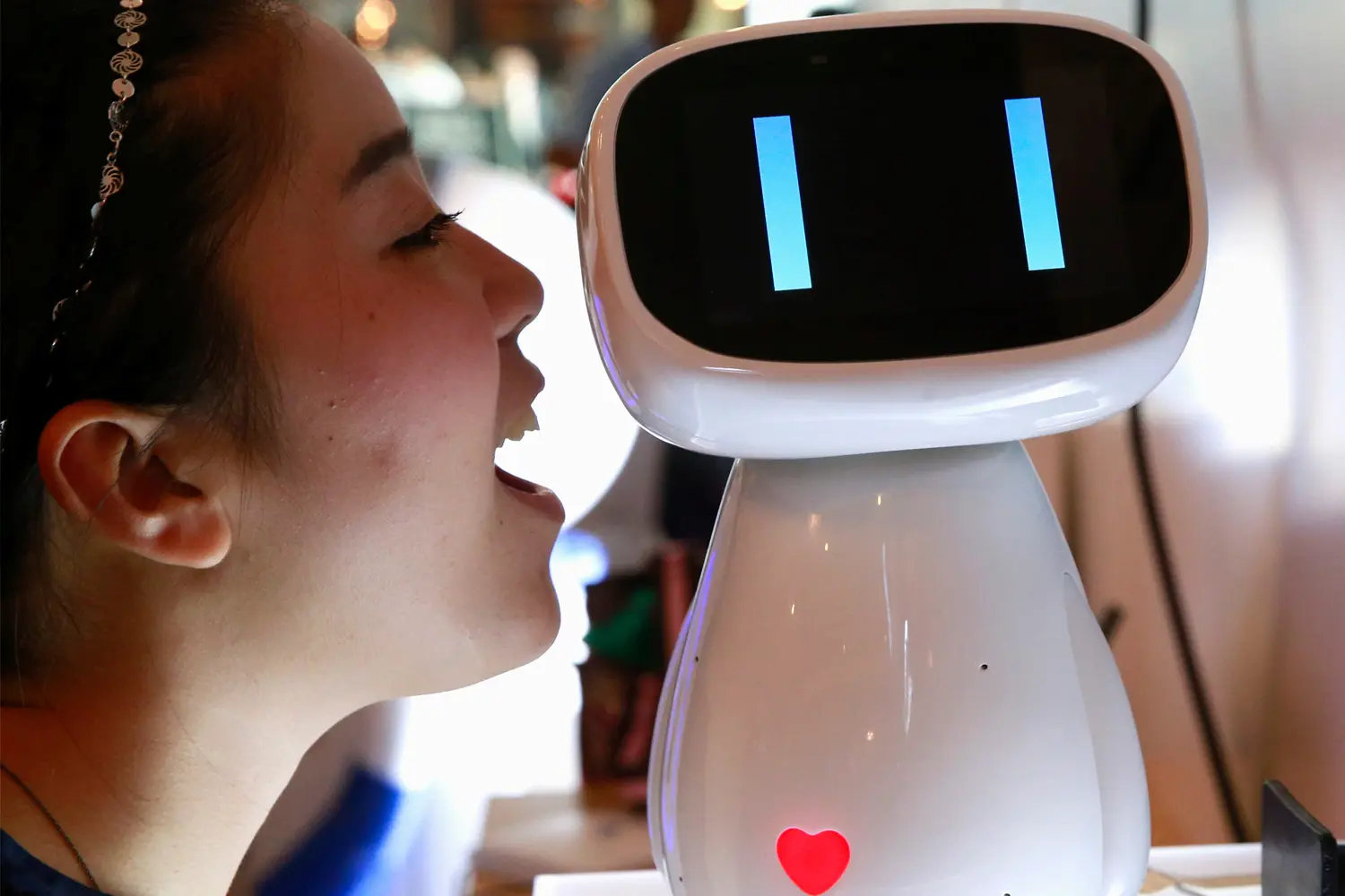 ¿Es factible aumentar nuestra felicidad y productividad al trabajar en colaboración con un asistente de inteligencia artificial (IA)?